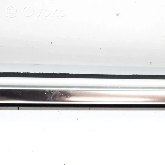 Volvo XC90 Listwa / Uszczelka szyby drzwi tylnych 31479471