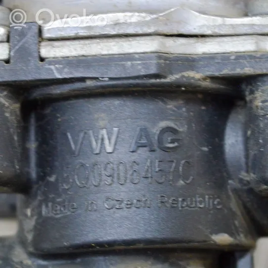 Volkswagen ID.3 Podgrzewacz płynu chłodzącego 5Q0906457C