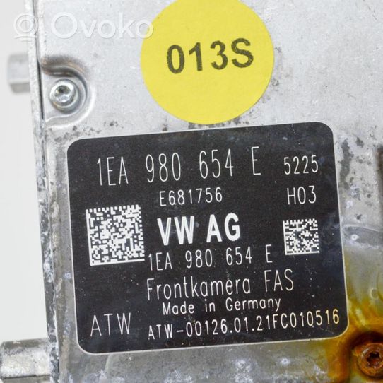 Volkswagen ID.3 Vaizdo kamera priekiniame bamperyje 1EA980654E