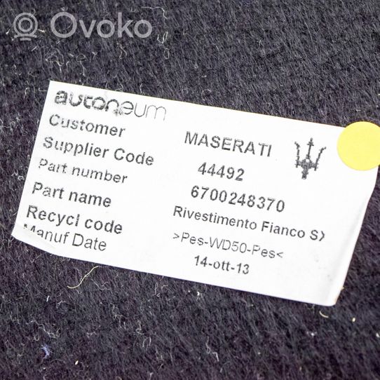 Maserati Ghibli Tavaratilan/takakontin alempi sivuverhoilu 670024837