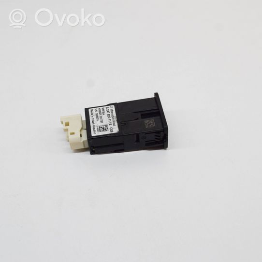 Mercedes-Benz Sprinter W907 W910 USB jungtis A2478204102