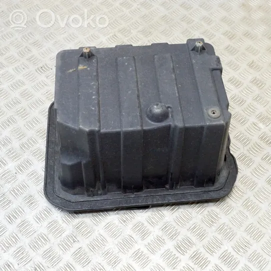 Audi Q3 8U Podstawa / Obudowa akumulatora 8U0803595