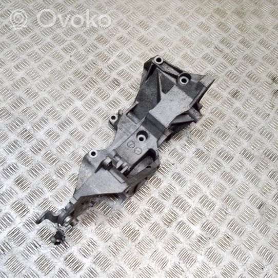 Audi A5 8T 8F Support de générateur / alternateur 03L903143R