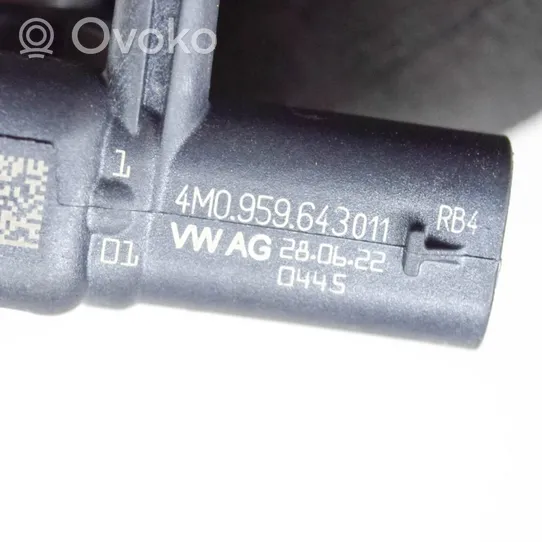 Audi A4 S4 B9 Sensore d’urto/d'impatto apertura airbag 4M0959643