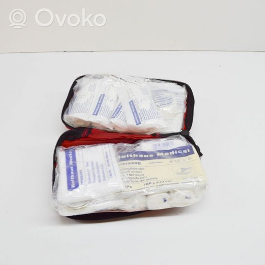 Audi A3 S3 8V Trousse de premiers secours 8F0860282D