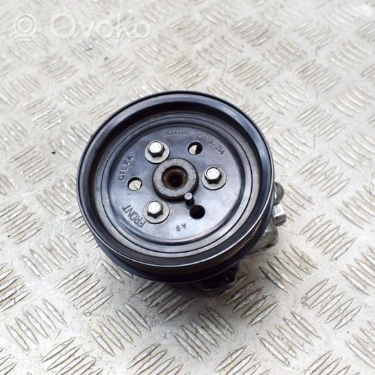 Jaguar XF X250 Pompe de direction assistée 8W833A674AB