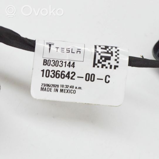 Tesla Model X Autres dispositifs 103664200C