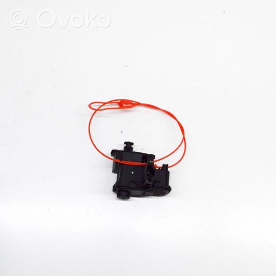 Audi A4 S4 B8 8K Serratura del tappo del serbatoio del carburante 8K0862153F