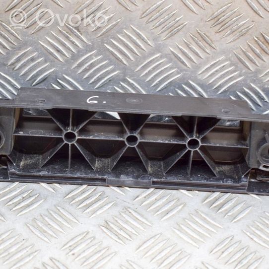 Volkswagen Golf VIII Support de pare-chocs arrière 5H6807863