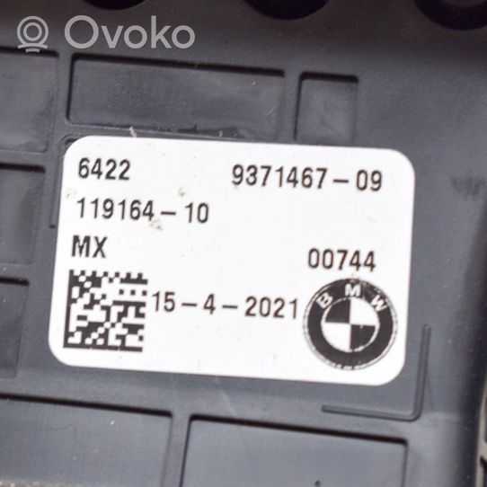 BMW iX3 G08 Kojelaudan tuuletussuuttimen suojalista 9371467