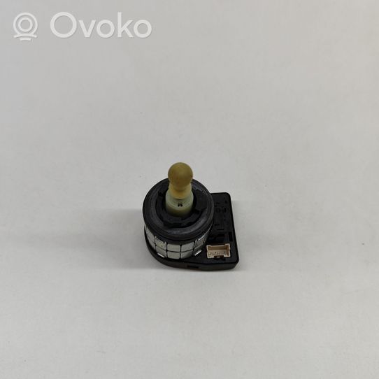 Opel Insignia A Žibintų aukščio reguliavimo varikliukas 6NM009715