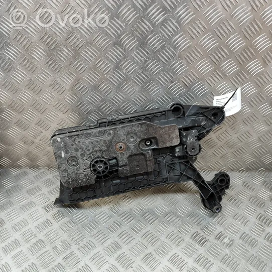 Skoda Octavia Mk3 (5E) Podstawa / Obudowa akumulatora 5Q0915321J