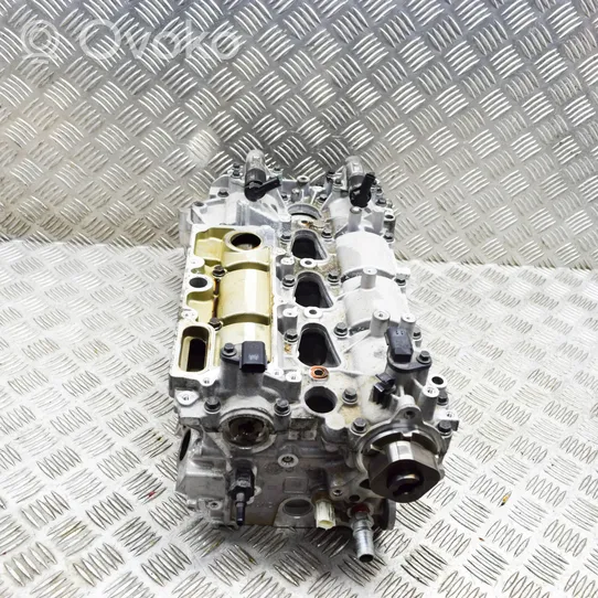Volvo XC40 Culata del motor 31401057