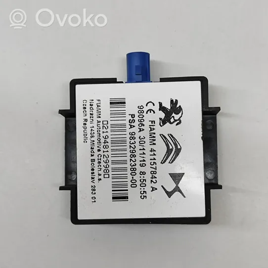 Peugeot 208 Antenna GPS 9832982380