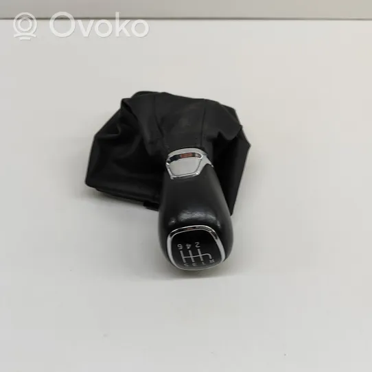 Skoda Octavia Mk3 (5E) Ātrumu pārslēgšanas sviras dekoratīvā apdare (āda, uzgalis) 5E2711113CN