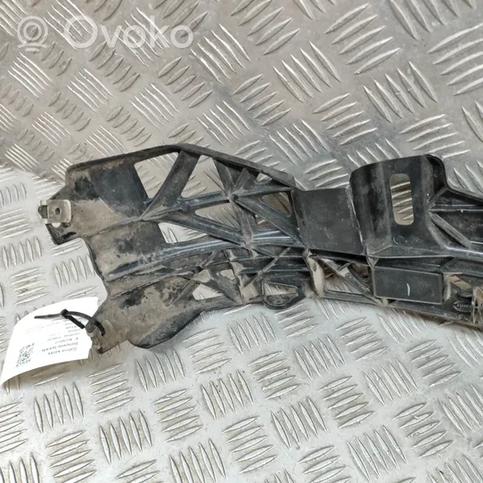 Mercedes-Benz GLC X253 C253 Staffa angolare del supporto di montaggio del paraurti A2538850121