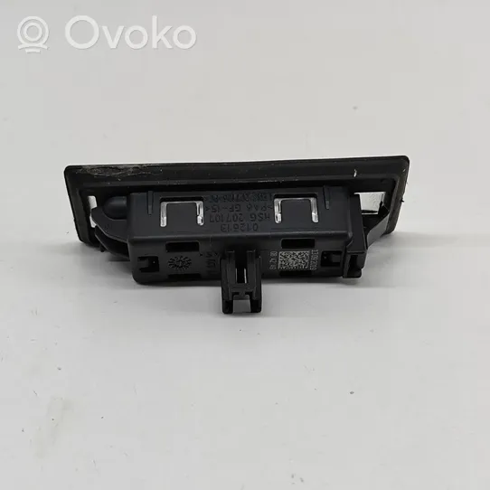 Audi A5 Lampa oświetlenia tylnej tablicy rejestracyjnej 8W6943021A