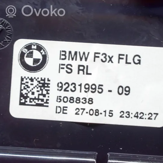 BMW 3 F30 F35 F31 Kojelaudan tuuletussuuttimen suojalista 9357918