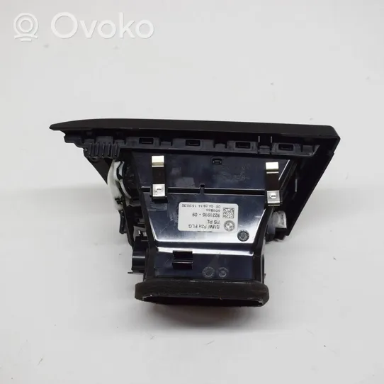 BMW 3 F30 F35 F31 Lango oro grotelės 9231995