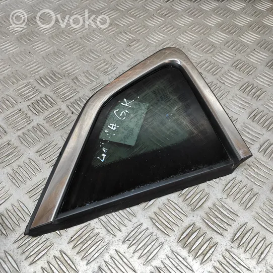 Nissan Qashqai Galinis šoninis kėbulo stiklas 833134EA0A