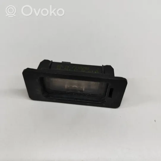 BMW 2 F45 Lampa oświetlenia tylnej tablicy rejestracyjnej 7193293