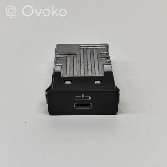 BMW 4 G22 G23 G24 G26 Connecteur/prise USB 8711940