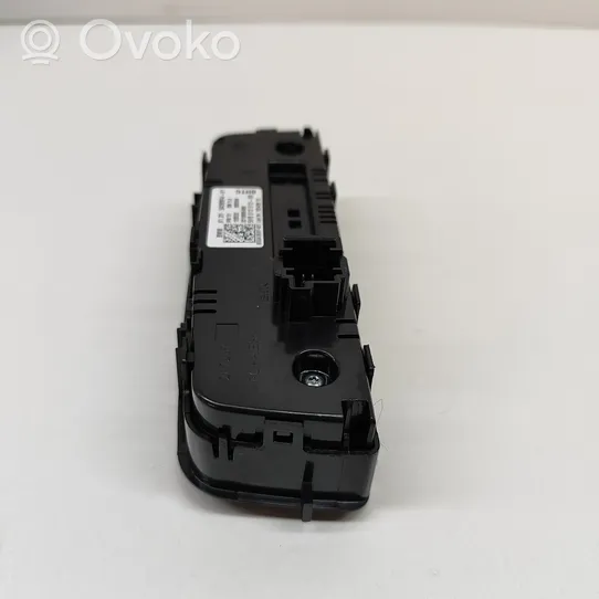 BMW 4 G22 G23 G24 G26 Sisätuulettimen ohjauskytkin 5A3BBF4