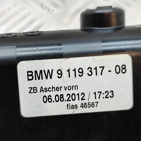 BMW 7 F01 F02 F03 F04 Auton tuhkakuppi 9119317