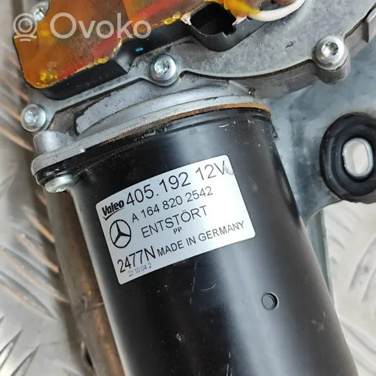 Mercedes-Benz GLE (W166 - C292) Tiranti e motorino del tergicristallo anteriore A1668202840