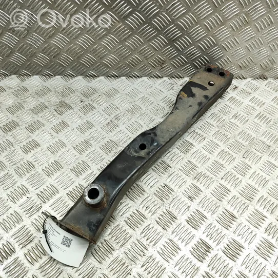 Nissan Qashqai Jäähdyttimen kehyksen suojapaneelin kiinnike 544104EA0B