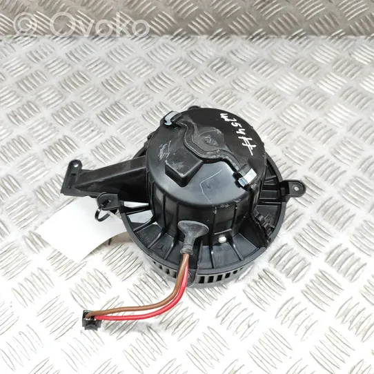 Mercedes-Benz Vito Viano W447 Ventola riscaldamento/ventilatore abitacolo BZ71086