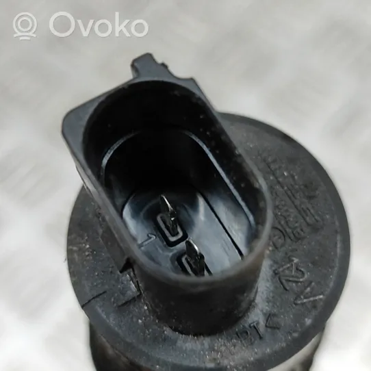 Audi A5 Pompe de lave-glace de pare-brise 8W0955647