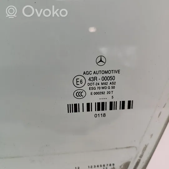 Mercedes-Benz S W222 priekšējo durvju stikls (četrdurvju mašīnai) A2227200118