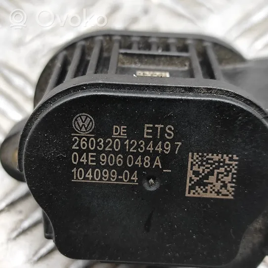 Volkswagen Golf VIII Sensor de velocidad del cigüeñal 04E906048A