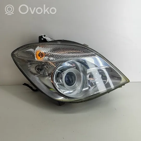 Mercedes-Benz Sprinter W906 Lampa przednia A9068201061