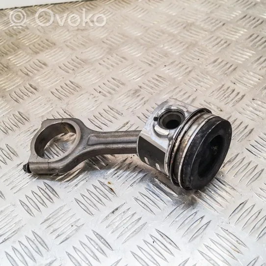 Ford Focus Piston 1699376