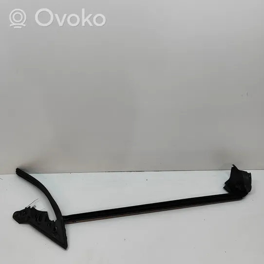 BMW 8 G15 Door glass rail 7424850