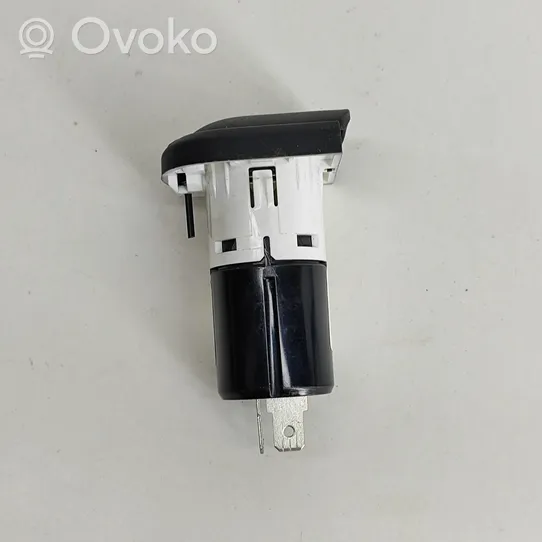 KIA Niro Connecteur/prise USB 96125M6110