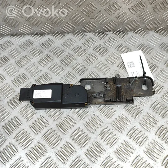 Audi Q5 SQ5 Zamek klapy tylnej / bagażnika 4F9827383E