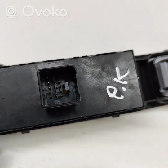 Volkswagen Tiguan Electric window control switch 5N1867255