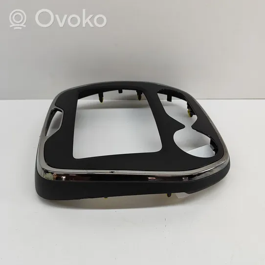 Renault Captur Cadre, panneau d'unité radio / GPS 682705384R