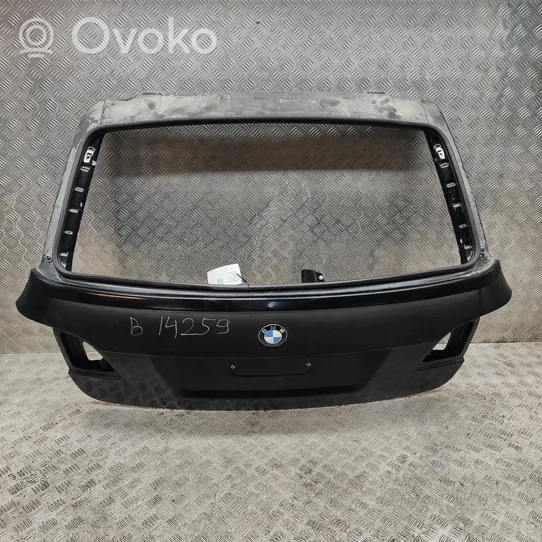 BMW 5 E60 E61 Takaluukun/tavaratilan kansi 7130799