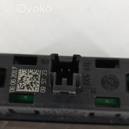 Audi A5 Lampa oświetlenia tylnej tablicy rejestracyjnej 8W6943021