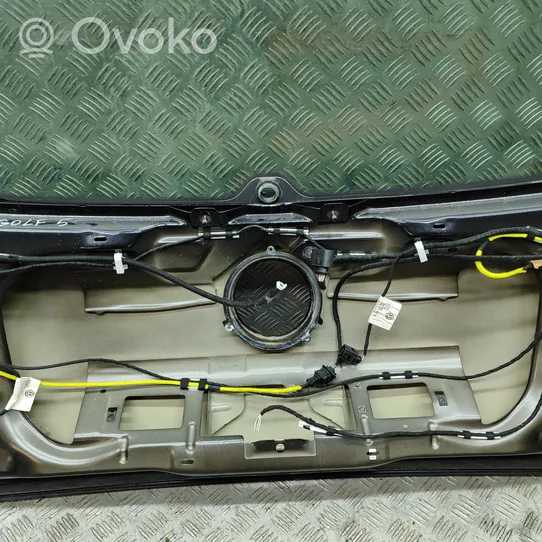Volkswagen Golf V Tylna klapa bagażnika 1K6827025H
