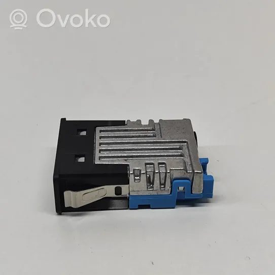 BMW 2 F44 USB savienotājs 8711939