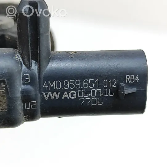 Audi A4 S4 B9 Sensore d’urto/d'impatto apertura airbag 4M0959651