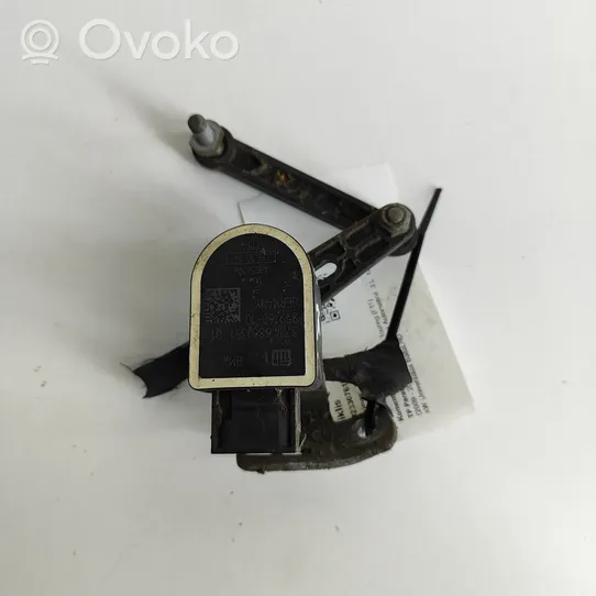 BMW 5 F10 F11 Rear air suspension level height sensor 6861351