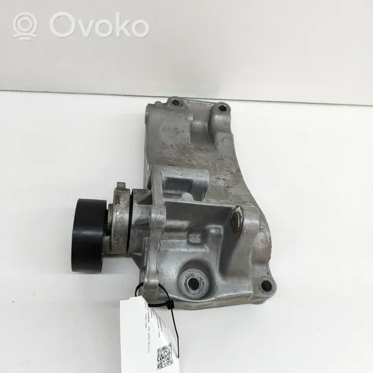 Volkswagen Golf V Support de générateur / alternateur 030145169H