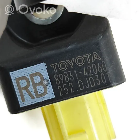 Toyota RAV 4 (XA50) Capteur de collision / impact de déploiement d'airbag 8983142060