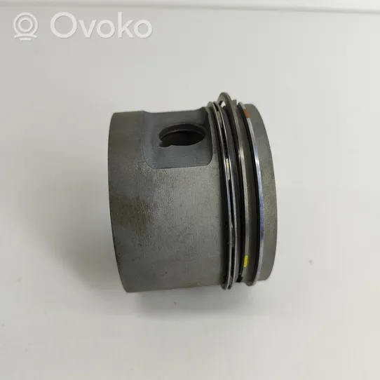 Audi 100 S4 C4 Piston 054107071